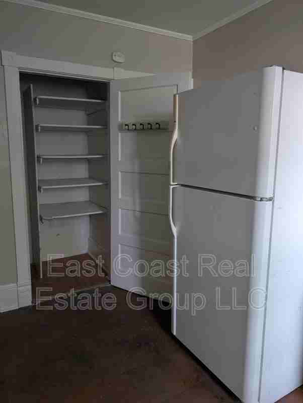 304 1/2 W Martin St - Photo 6 of 38