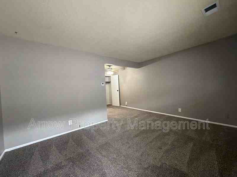 2110 J St #7 - Photo 2 of 10