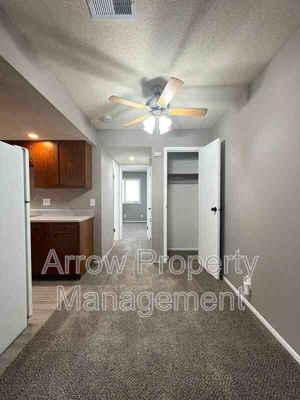 2110 J St #7 - Photo 3 of 10