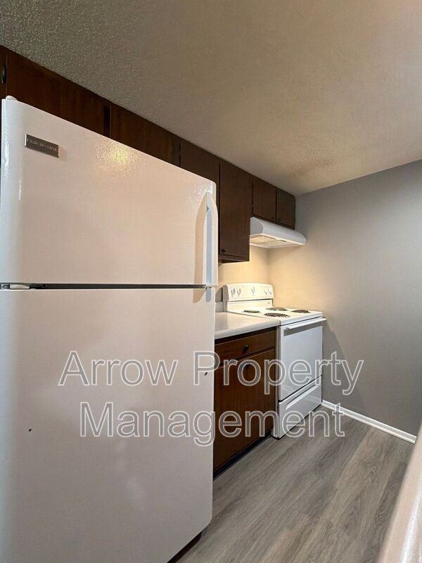 2110 J St #7 - Photo 5 of 10