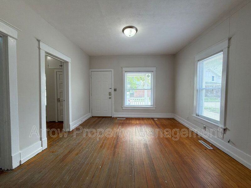 2516 Dudley St - Photo 3 of 12