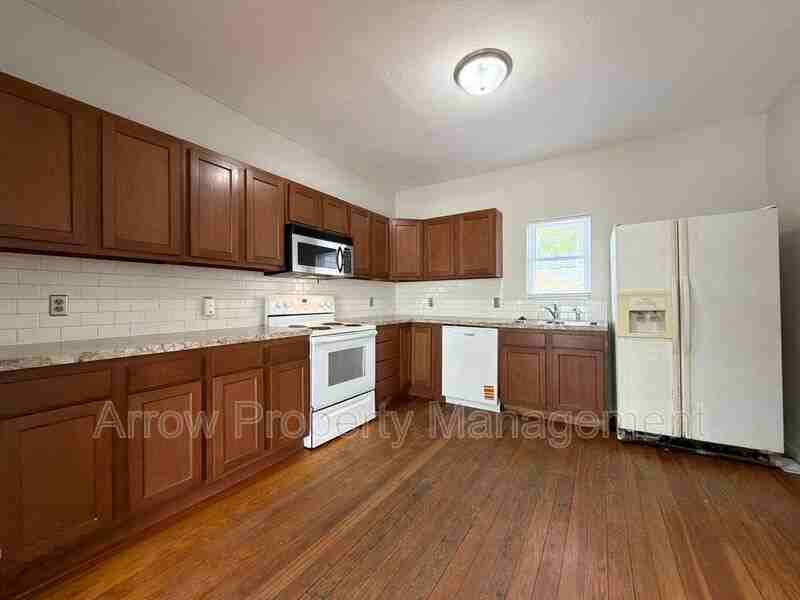 2516 Dudley St - Photo 6 of 12