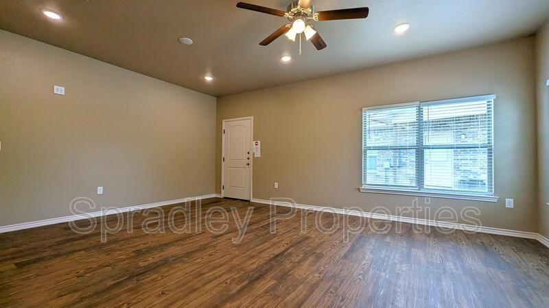 1037 Hibiscus Unit A - Photo 2 of 6