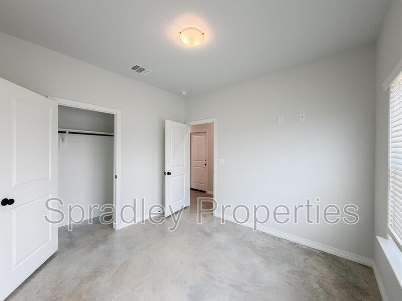 303 Juniper Dr Unit A - Photo 4 of 16