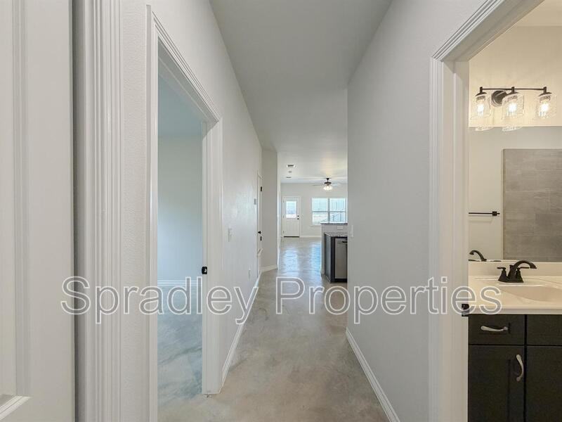 303 Juniper Dr Unit A - Photo 5 of 16