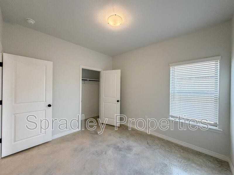 303 Juniper Dr Unit A - Photo 7 of 16