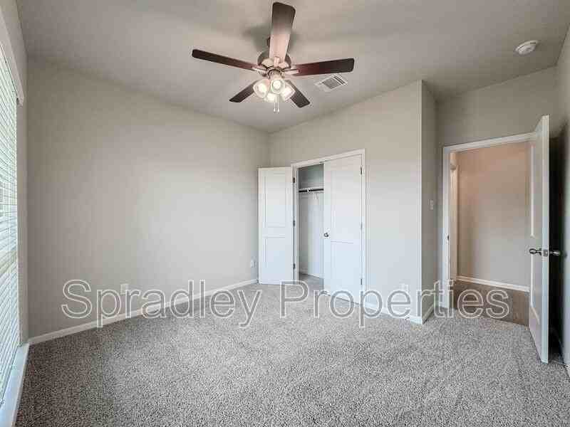 2716 Fox River Dr - Photo 5 of 30