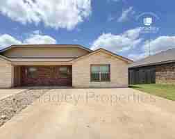 featured image of 915 Laila Ln