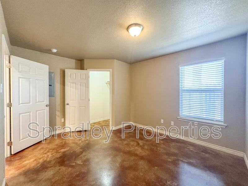 915 Laila Ln - Photo 7 of 13