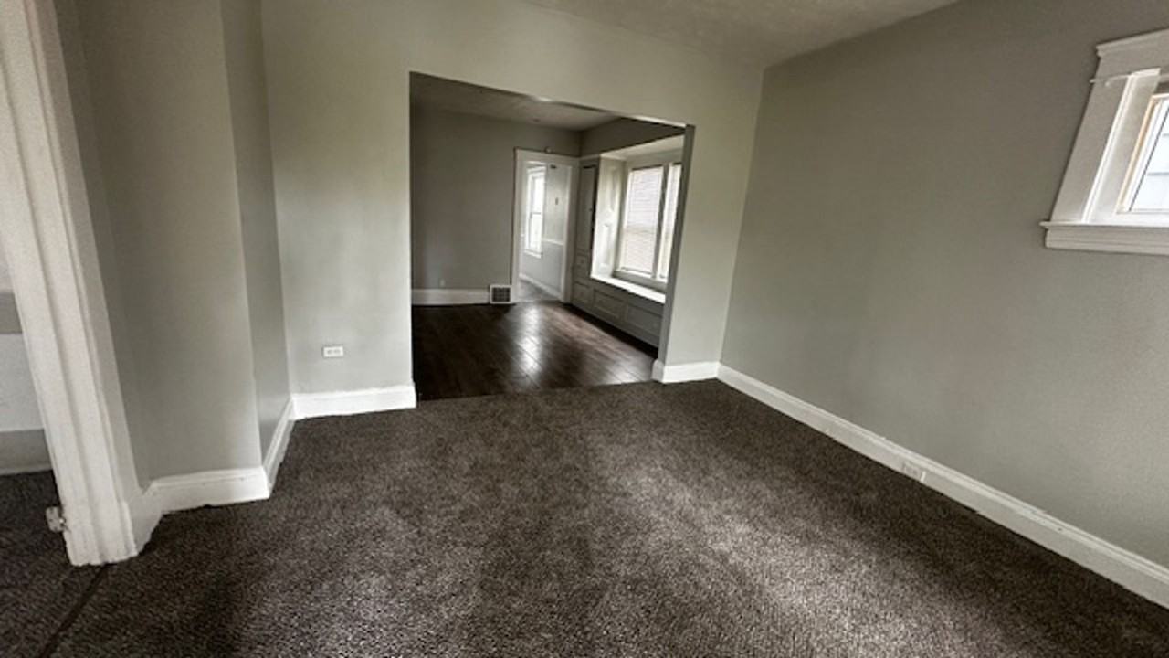 Nice Cozy downstairs unit - Photo 2 of 13