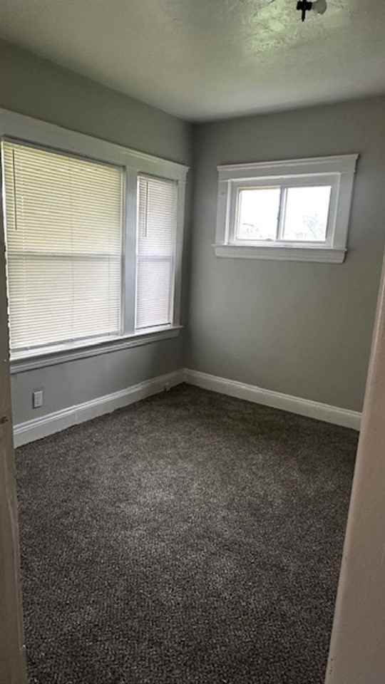 Nice Cozy downstairs unit - Photo 3 of 13