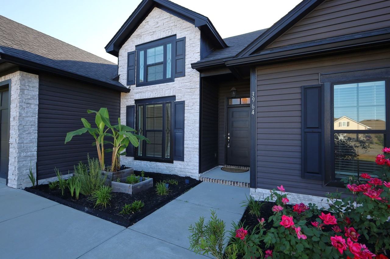 3964 Crusader Ct - Photo 2 of 30