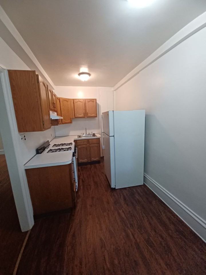 Haddonfield Manor - Photo 2 of 12