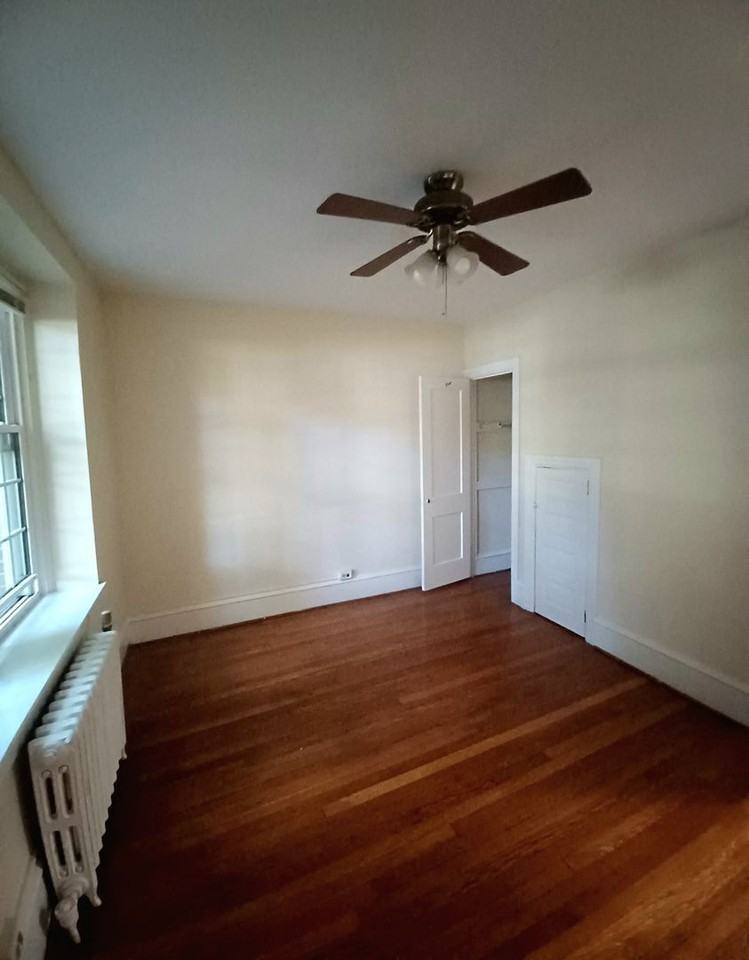 Haddonfield Manor - Photo 3 of 12