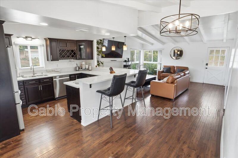 27453 Santa Clarita Rd - Photo 3 of 19