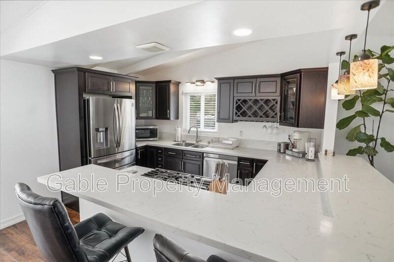 27453 Santa Clarita Rd - Photo 5 of 19