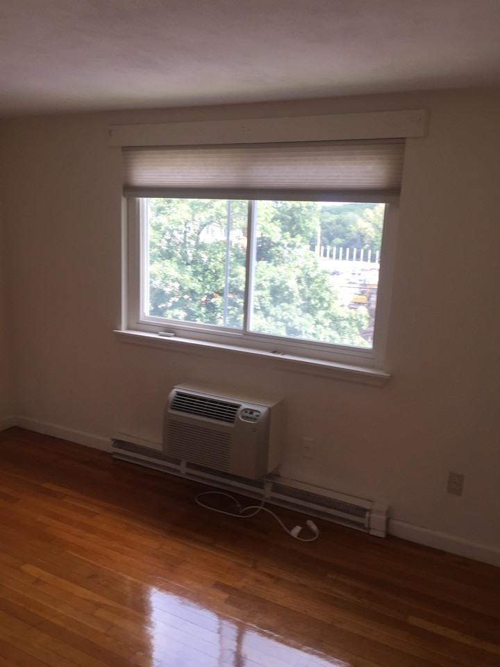 130 Dean Avenue - Photo 2 of 17