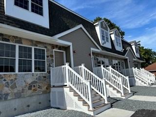 425 Brown Street - Photo 3 of 20