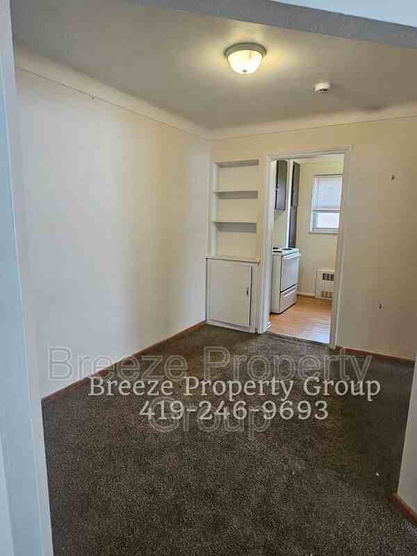 2445 W Bancroft St #2445-15 - Photo 3 of 7