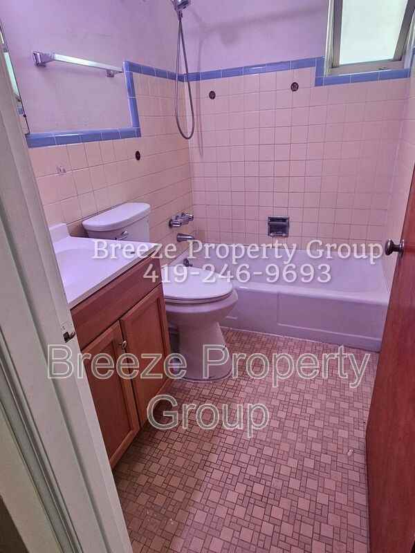 2445 W Bancroft St #2445-15 - Photo 7 of 7