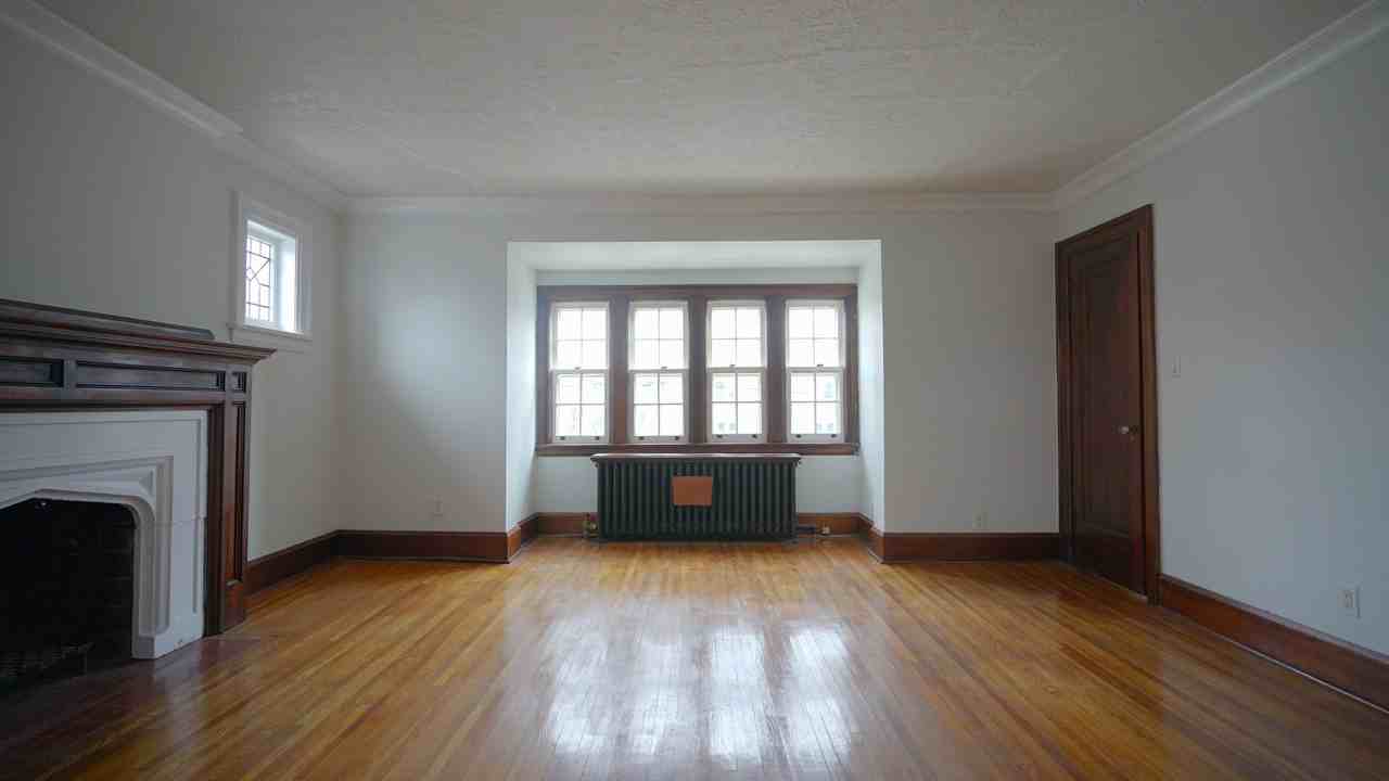 2FL - 1082 Avenue Road - Photo 2 of 19