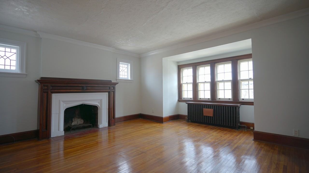 2FL - 1082 Avenue Road - Photo 3 of 19