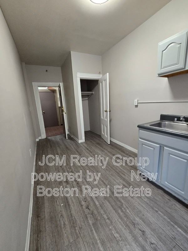 191 Green St #103 - Photo 3 of 7