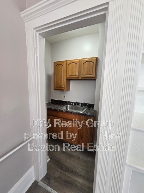 124 Central Ave - Photo 3 of 16