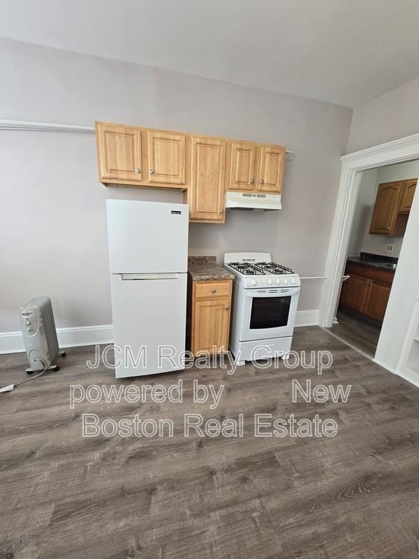 124 Central Ave - Photo 4 of 16