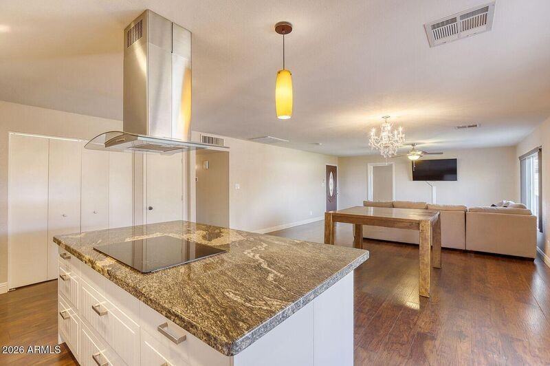 8640 E Wilshire Dr - Photo 5 of 12