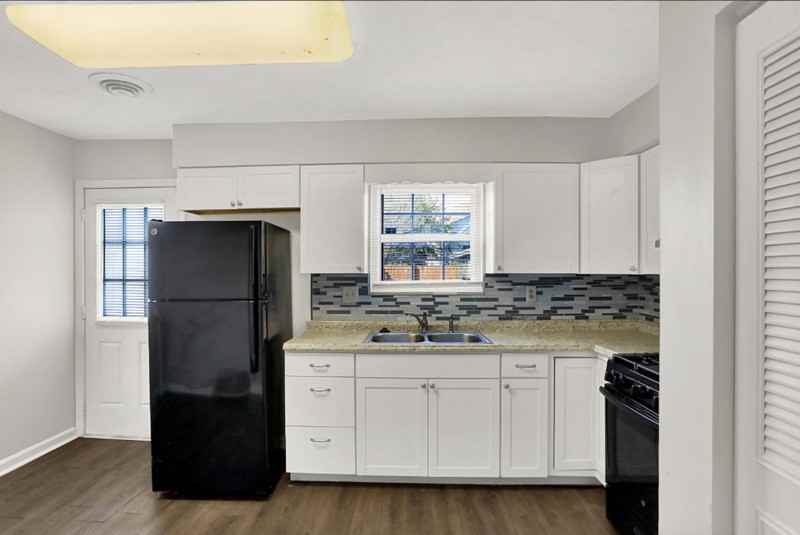 278 Walnut St #6 - Photo 3 of 14