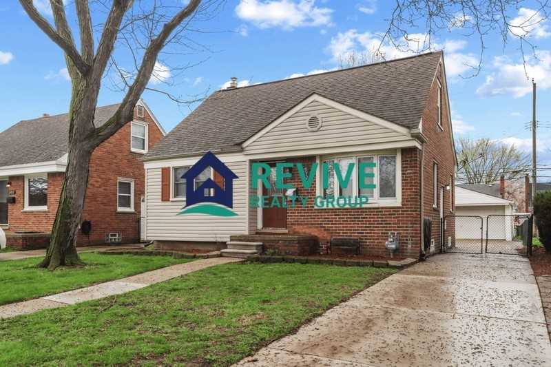 9725 Fox Ave - Photo 2 of 25