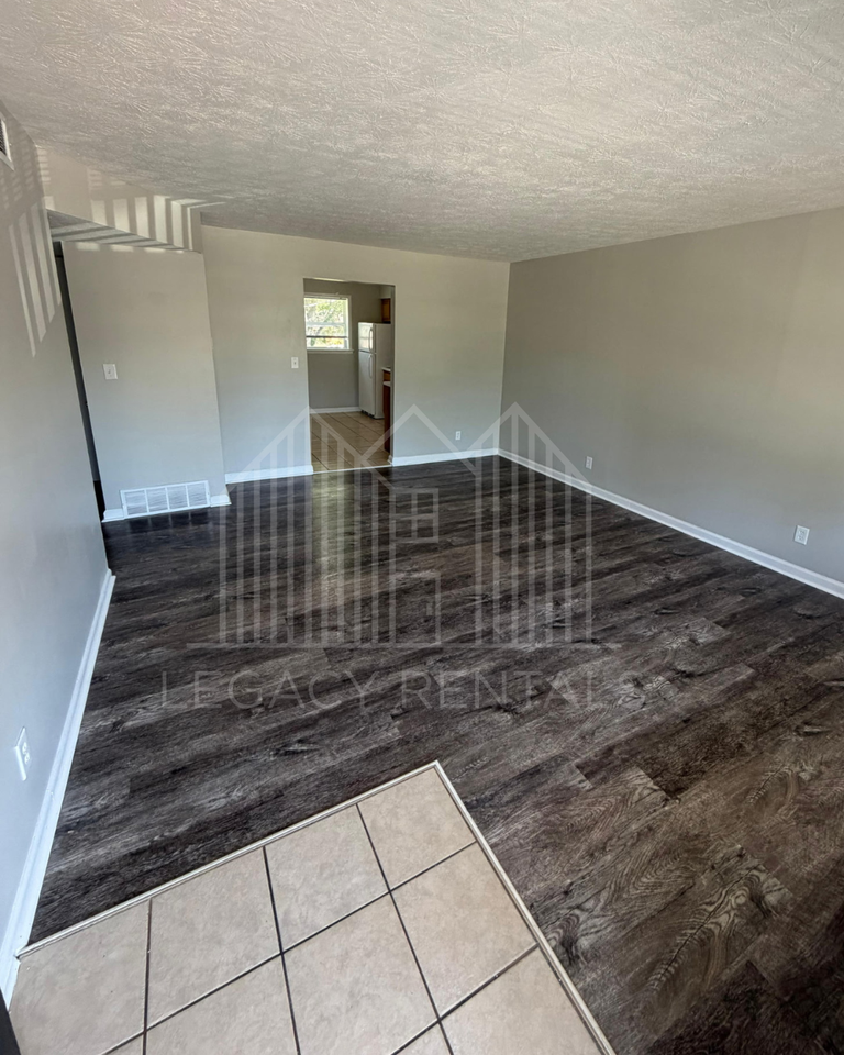 107 Robbins Drive - Photo 6 of 41