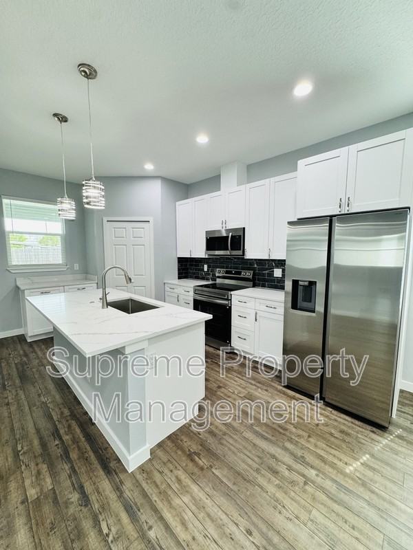 6073 Vermont Ave - Photo 3 of 23