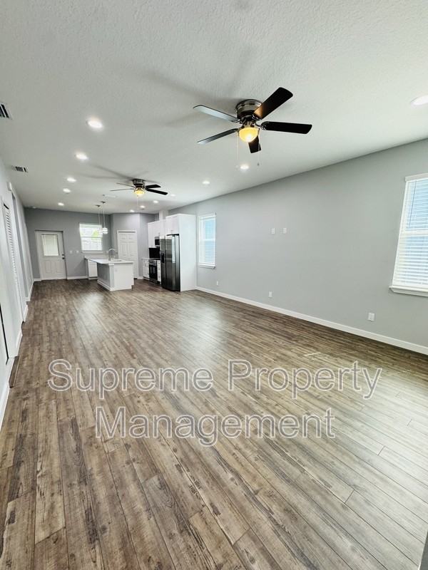 6073 Vermont Ave - Photo 6 of 23