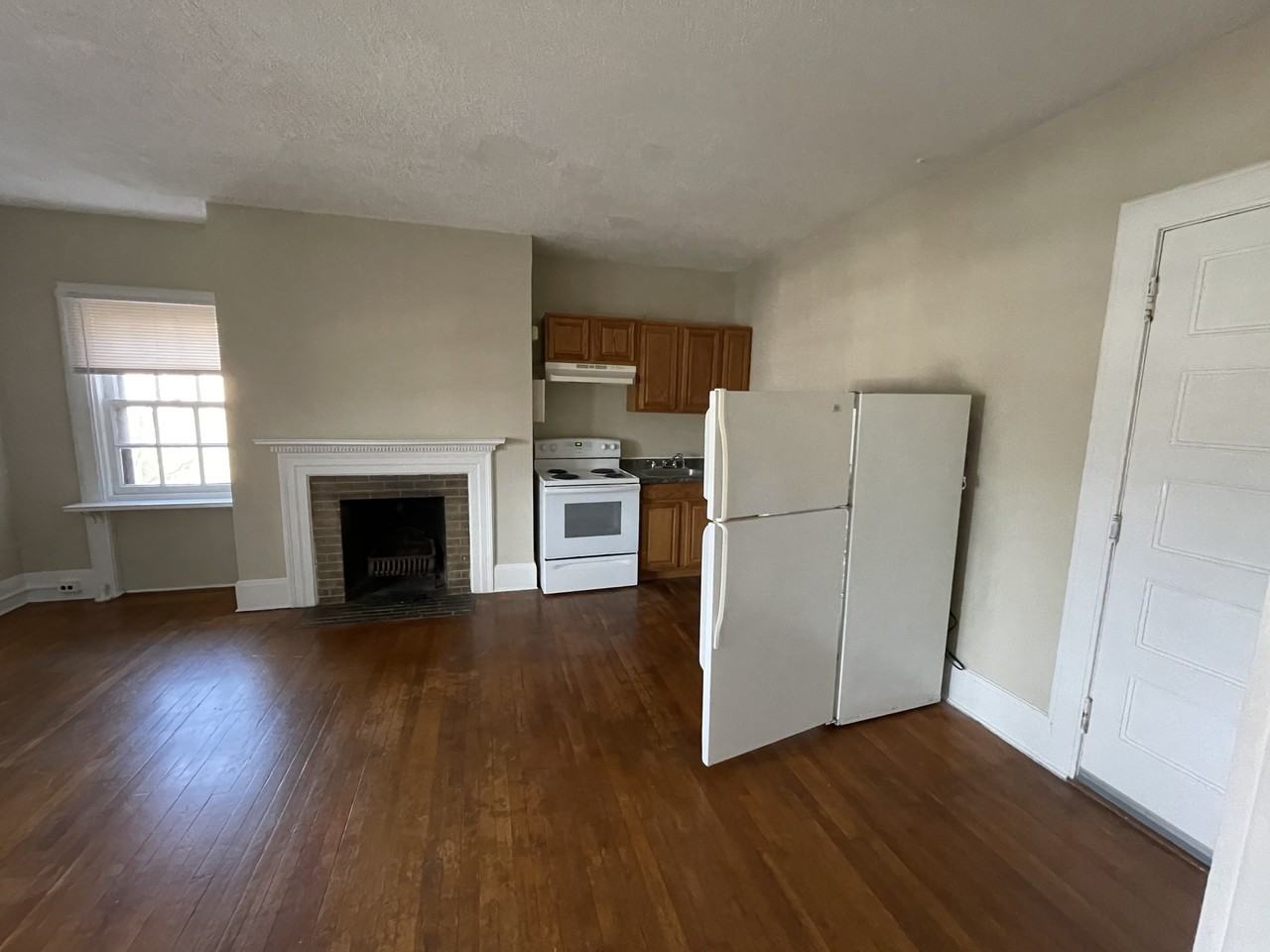 Tudor Terrace Apartments - Photo 3 of 16