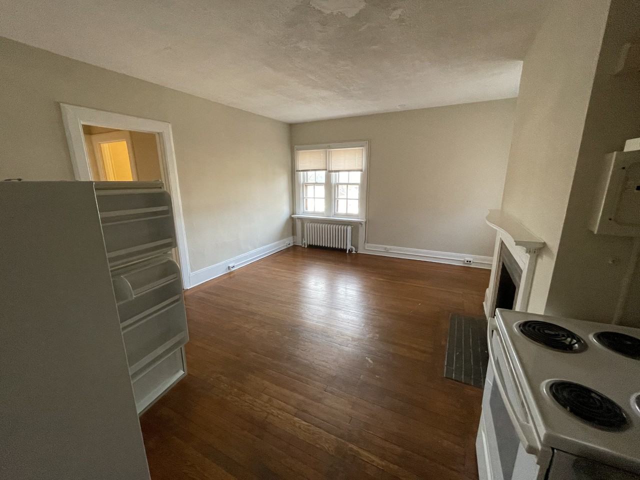 Tudor Terrace Apartments - Photo 4 of 16