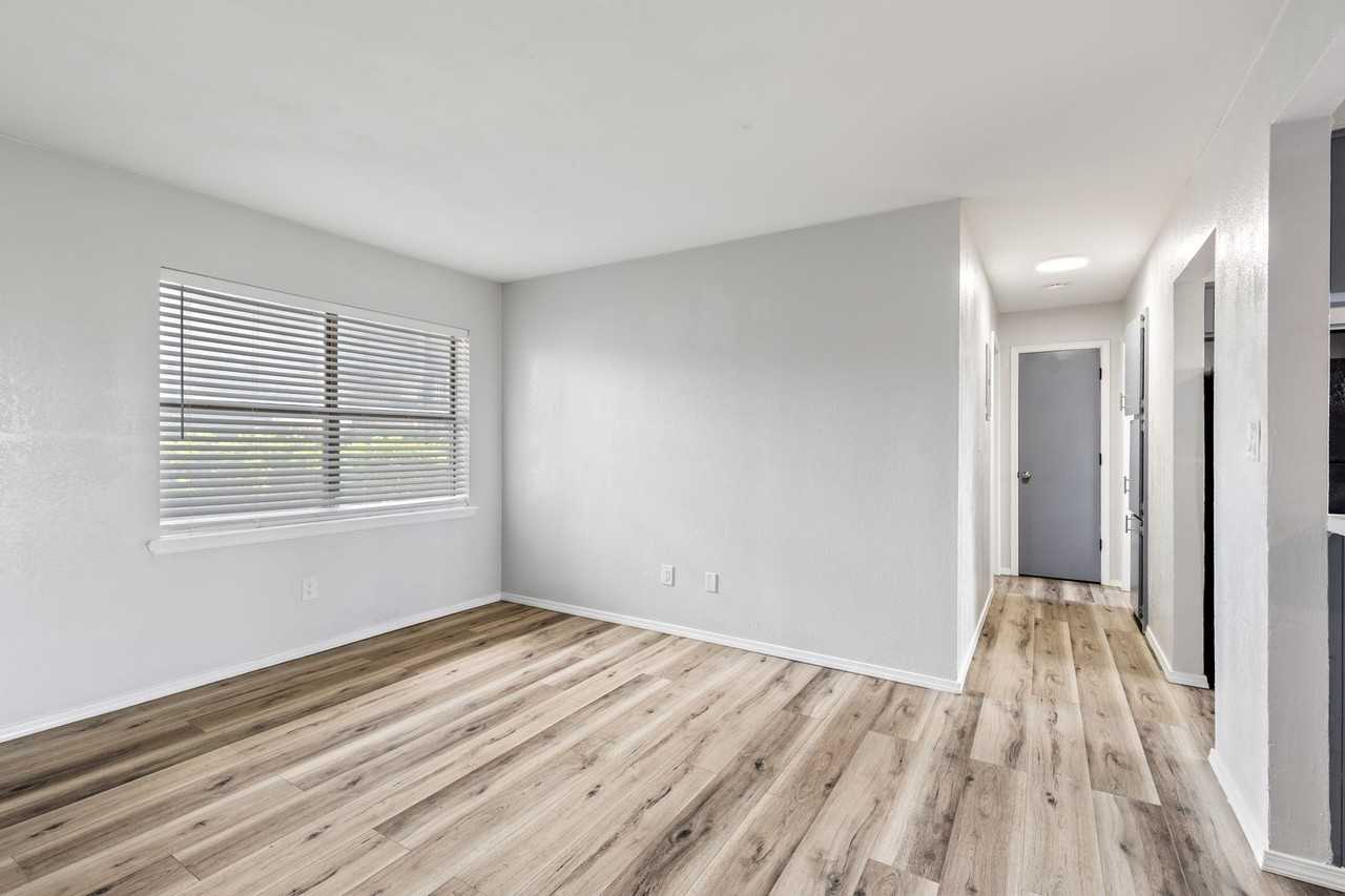 4009 Nw Ozmun Ave #4009C5 - Photo 7 of 21