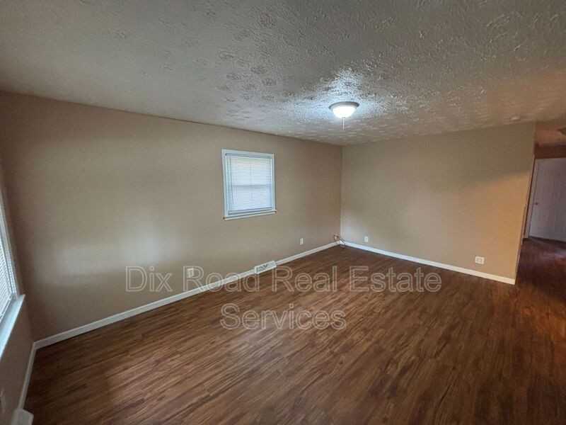 2315 Waneta Ave - Photo 7 of 27