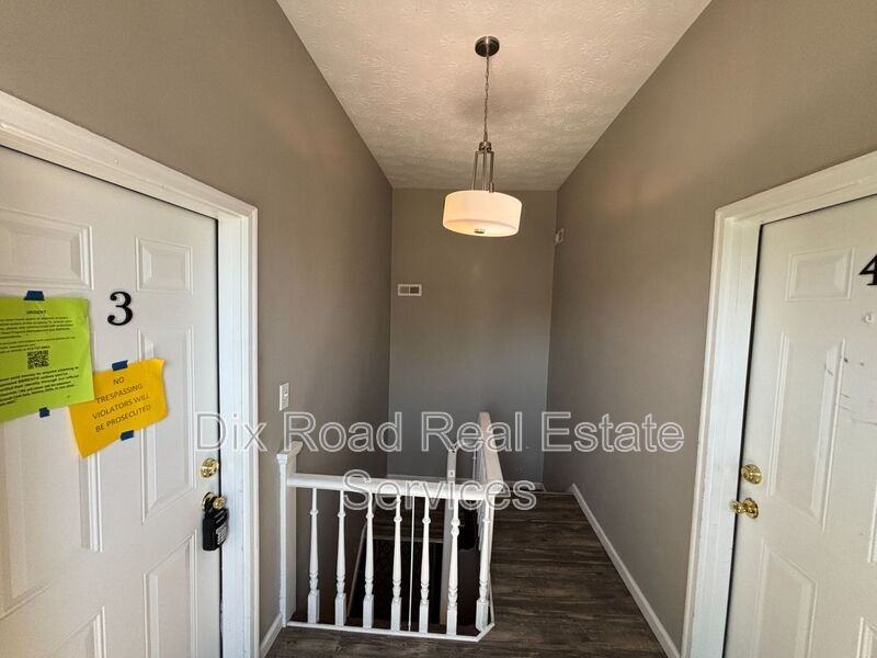 502 Ross Ave #3 - Photo 4 of 14