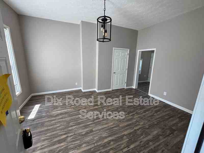 502 Ross Ave #3 - Photo 5 of 14