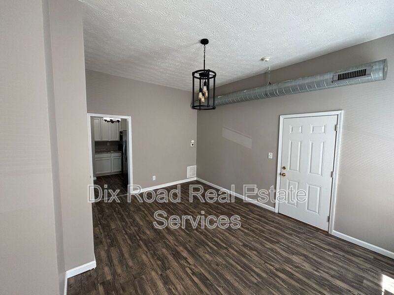 502 Ross Ave #3 - Photo 6 of 14