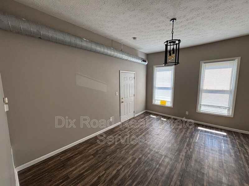 502 Ross Ave #3 - Photo 7 of 14