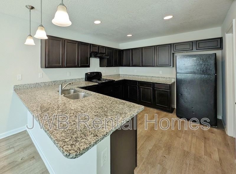 5744 Lexington Ave - Photo 2 of 15