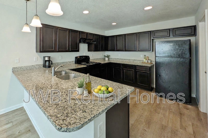 5744 Lexington Ave - Photo 3 of 15