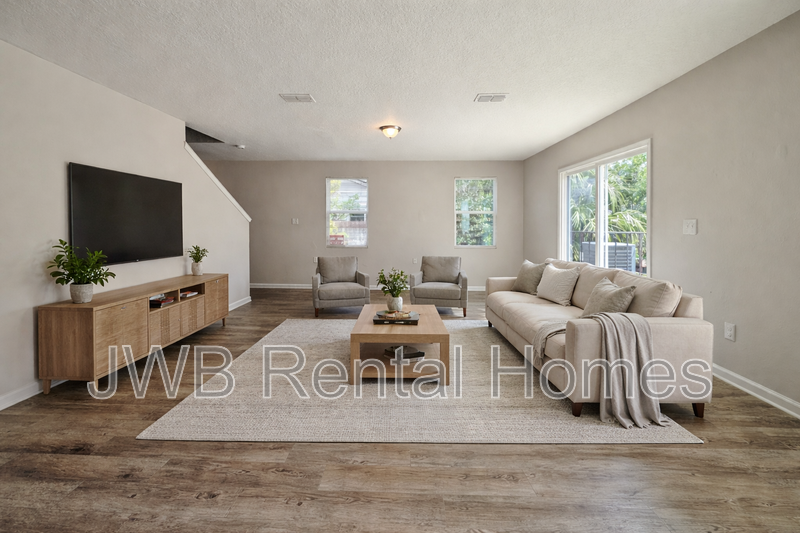 5744 Lexington Ave - Photo 7 of 15