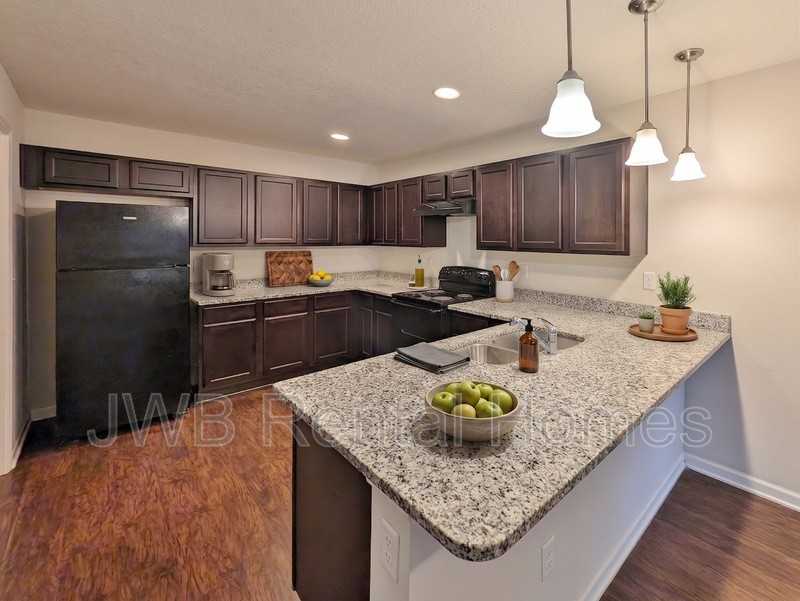 8436 New York Ave - Photo 3 of 16