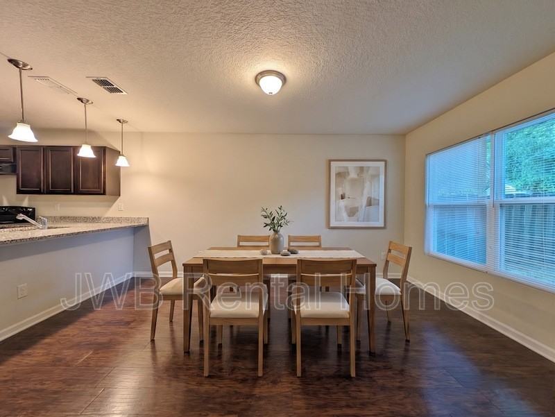 8436 New York Ave - Photo 5 of 16