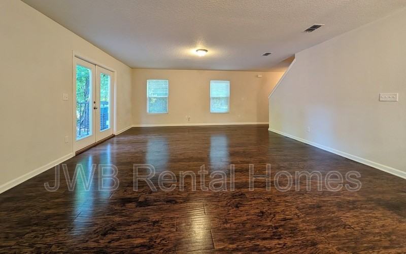 8436 New York Ave - Photo 6 of 16