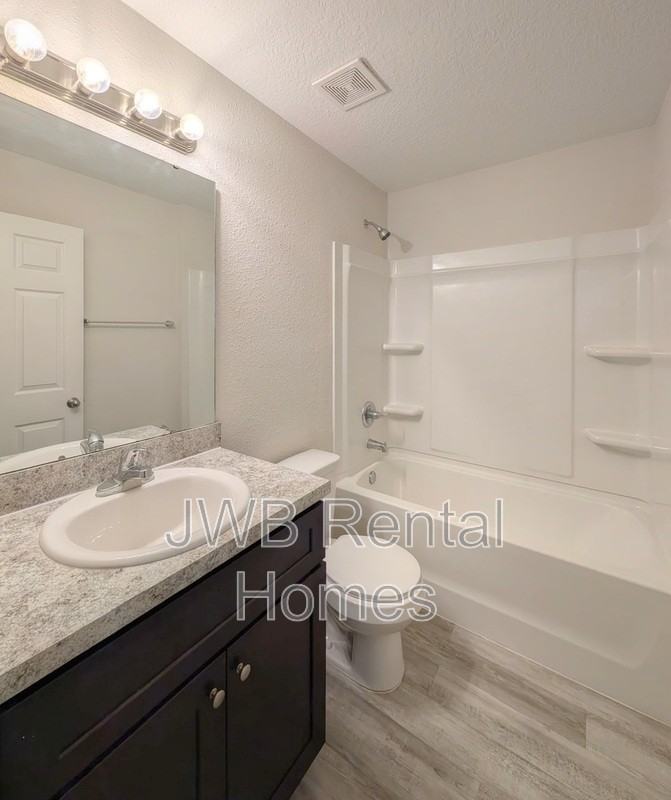 1016 Spearing St - Photo 7 of 16